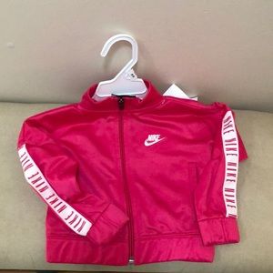 NIKE JACKET FOR BABY 18 MONTHS NEW (PINK)